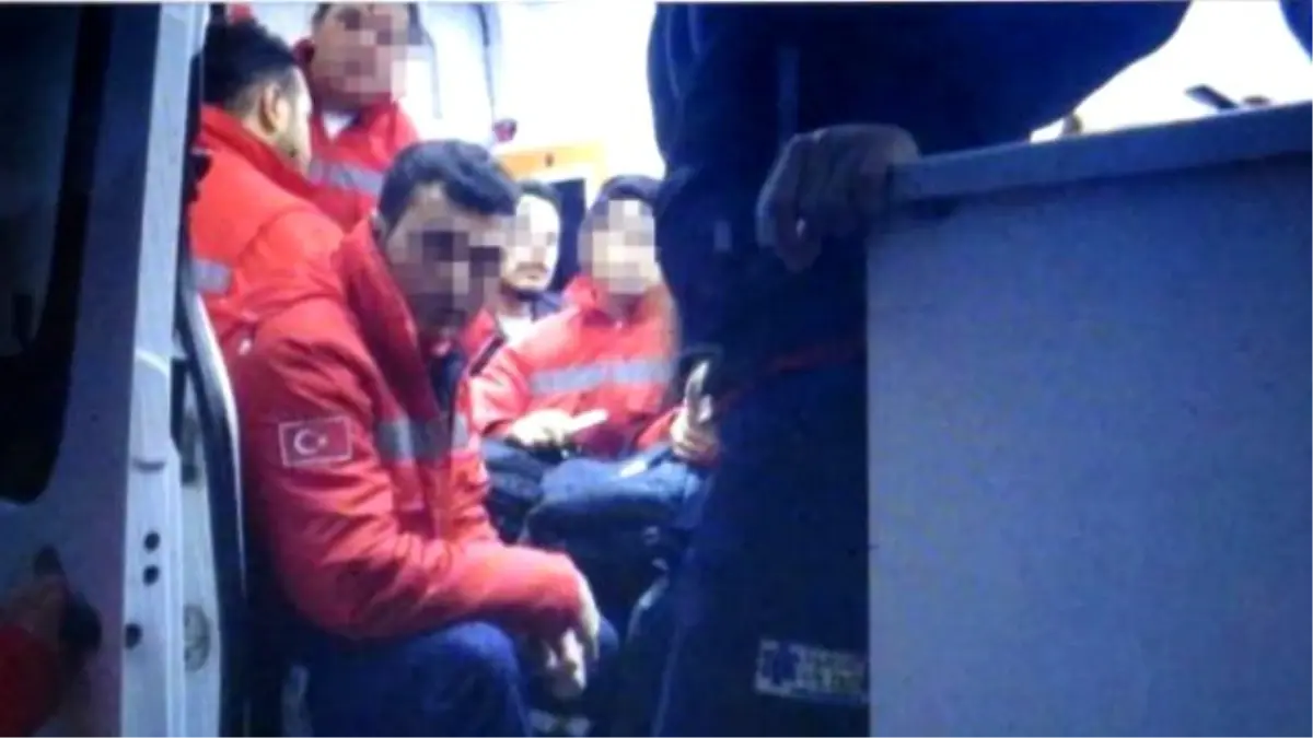 Ambulanstan Hasta Yerine 12 Sağlık Personeli Çıktı