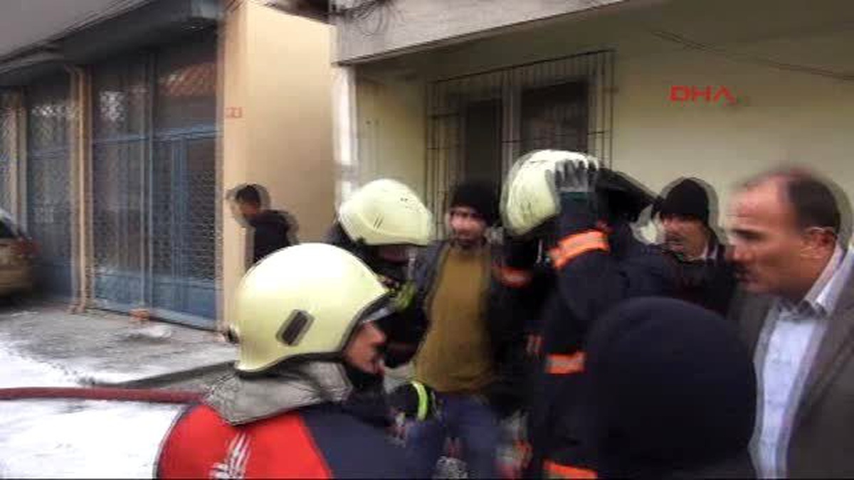 Ataşehir\'de Çıkan Yangında 1 Kişi Hayatını Kaybetti