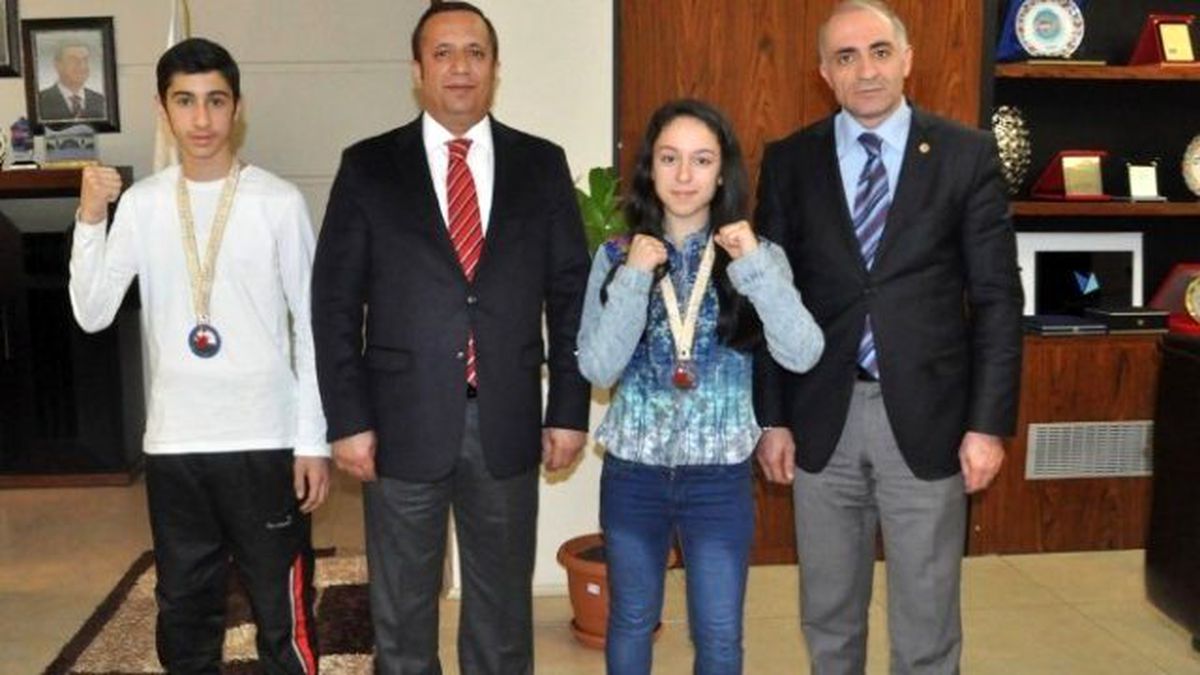 Başarılı Sporculara Ödül