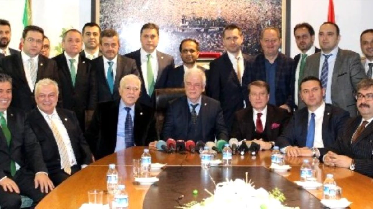 Bursaspor\'un Yeni Başkan Ali Ay, Görevi Devraldı
