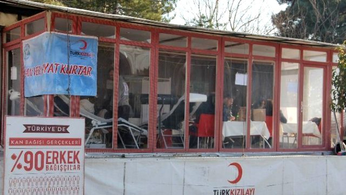 Edirne\'den Yola Çıkan Kızılay Tır\'ı Babaeski\'de Kan Topladı