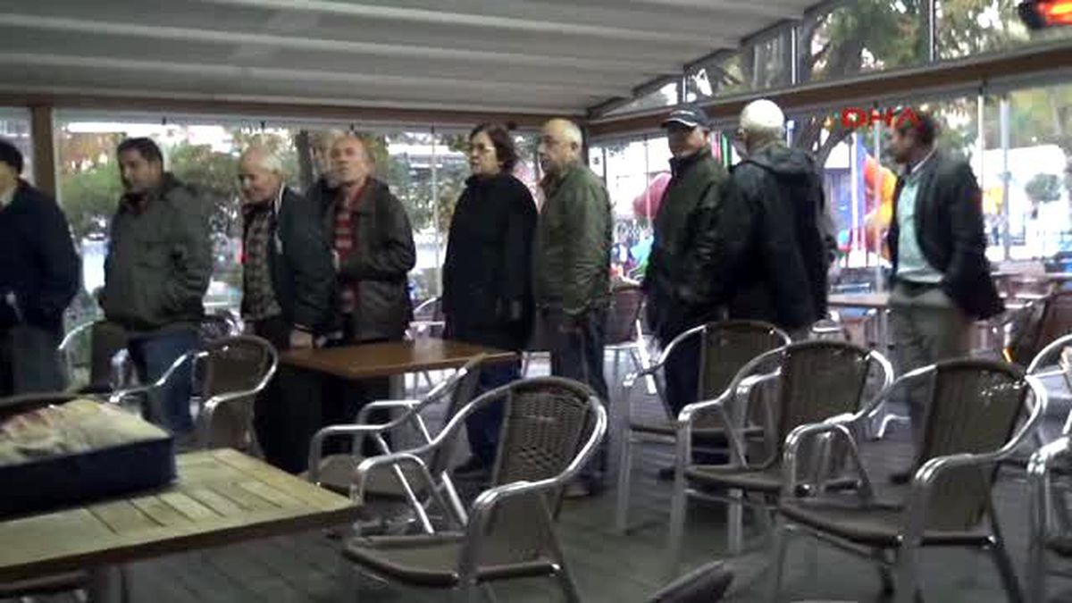 Emekliler, Ücretsiz Çay ve Simitli Kahvaltıyı Çok Sevdi