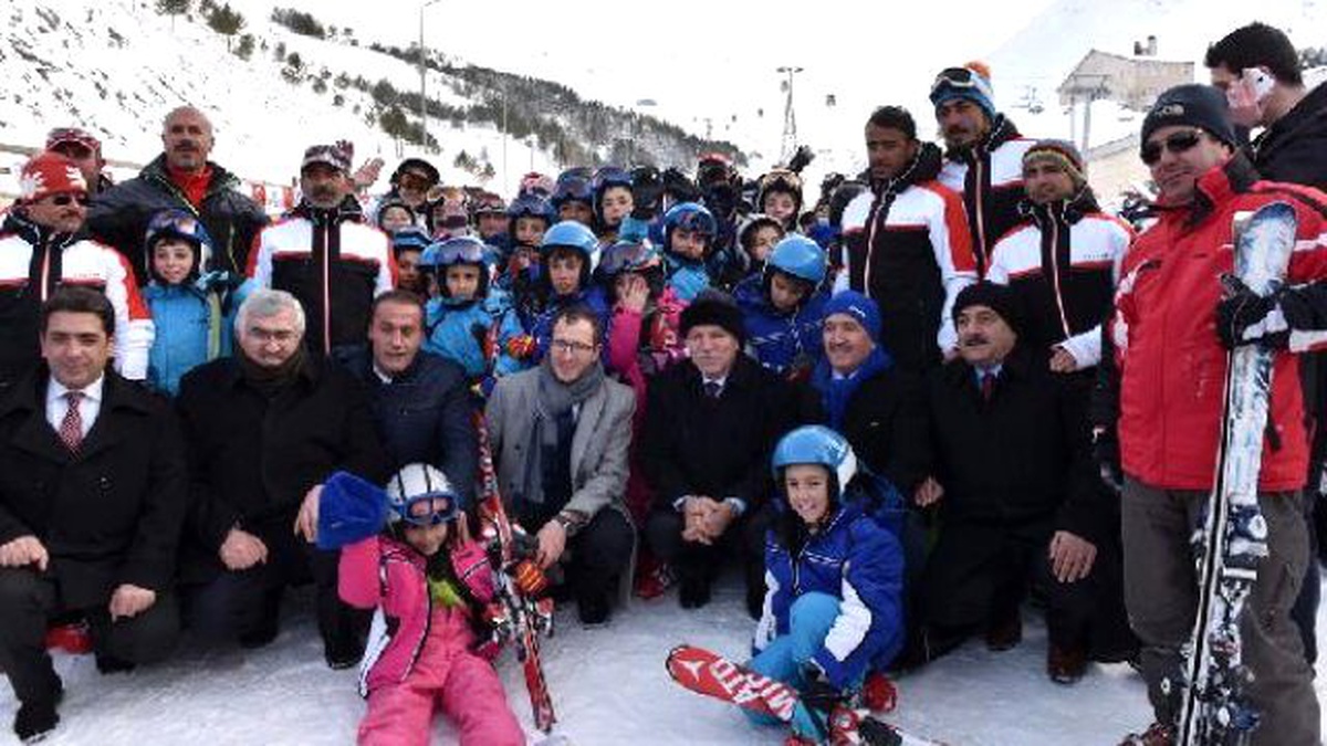 Erzurum Bşb\'nin Kış Spor Okulları Açıldı