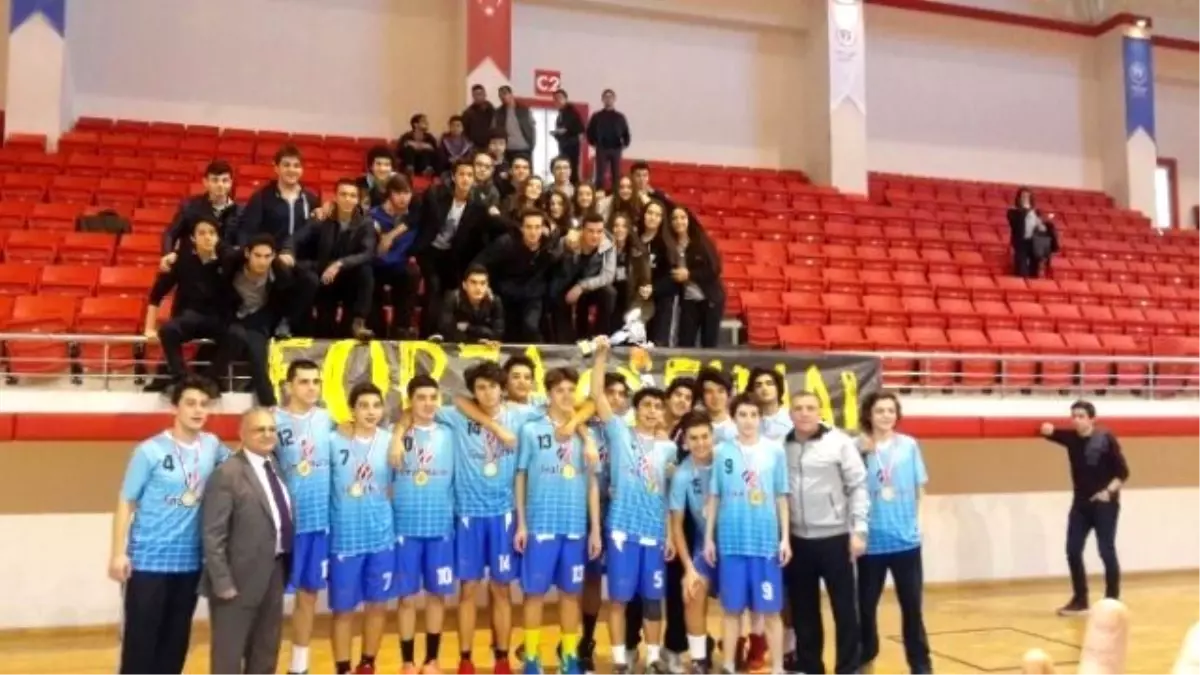 Final Basketbol Takımı 1. Oldu