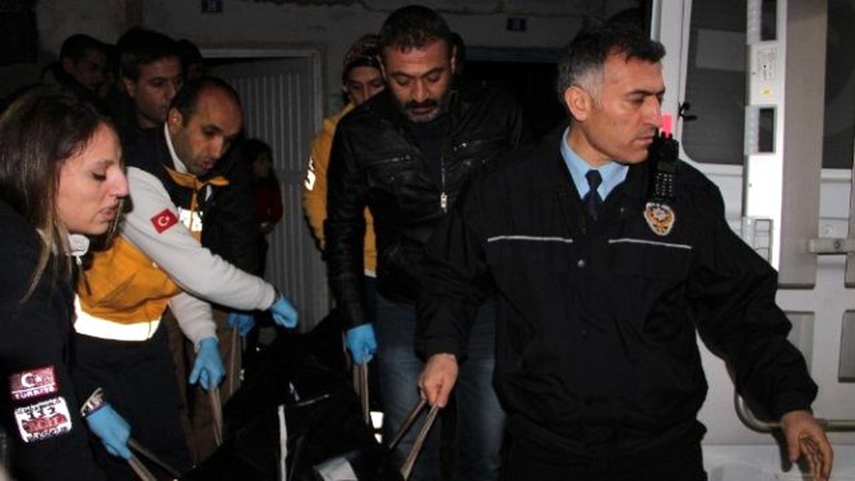 Hırsızlar, Yaşlı Kadının Boğazını Kesip Altınlarını Çaldı