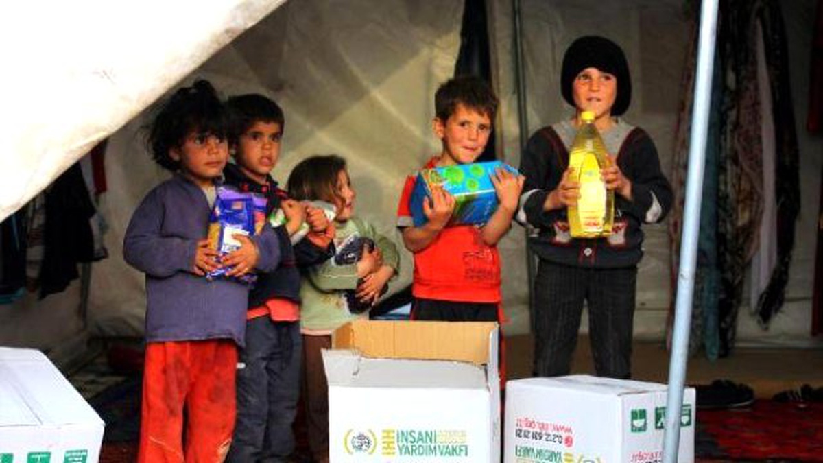 İhh, 5 Yılda 7 Bin 500 Tır\'la Suriye\'ye Yardım Yaptı