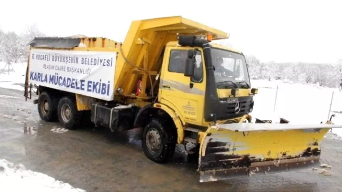 Kocaeli Büyükşehir Kar Mesaisine Devam Ediyor