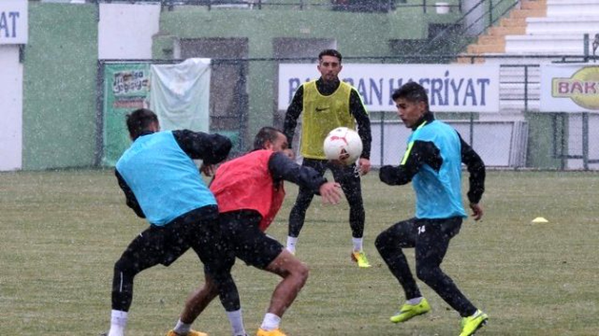 Manisa Büyükşehir Belediyespor\'da Ofspor Maçı Hazırlıkları