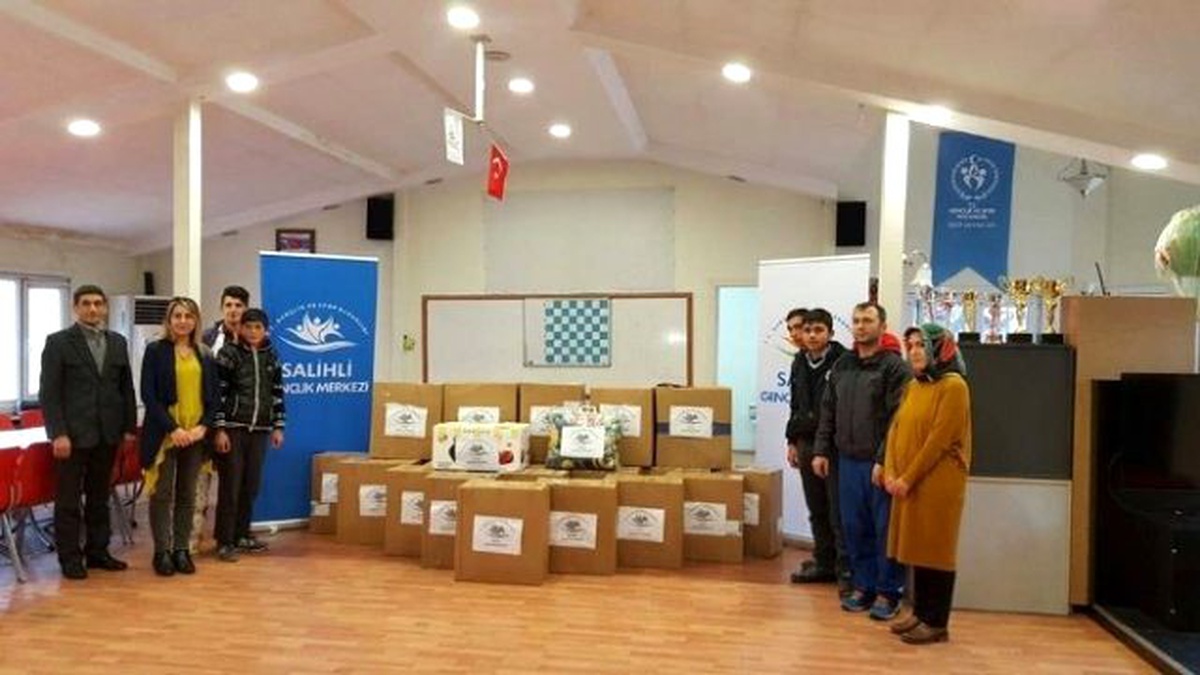 Salihli Gençlik Merkezi\'nden Bayırbucak Türkmenlerine Yardım