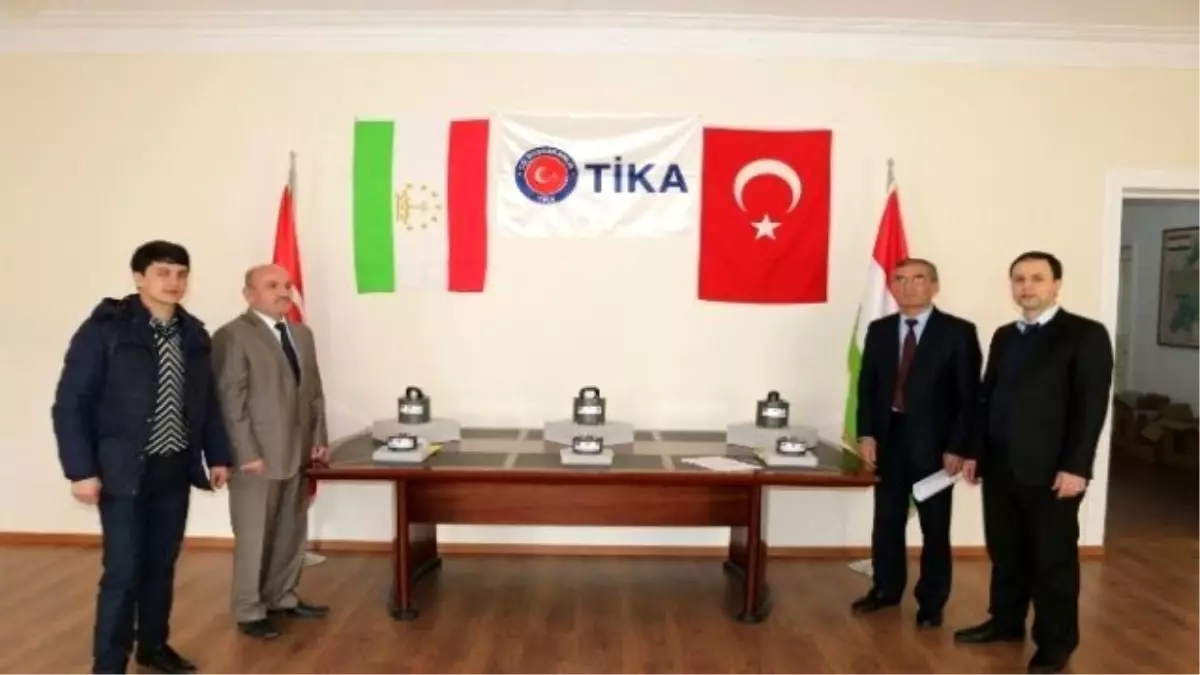 Tacikistan Jeoloji Enstitüsü\'ne Deprem Ölçüm Cihazı Desteği