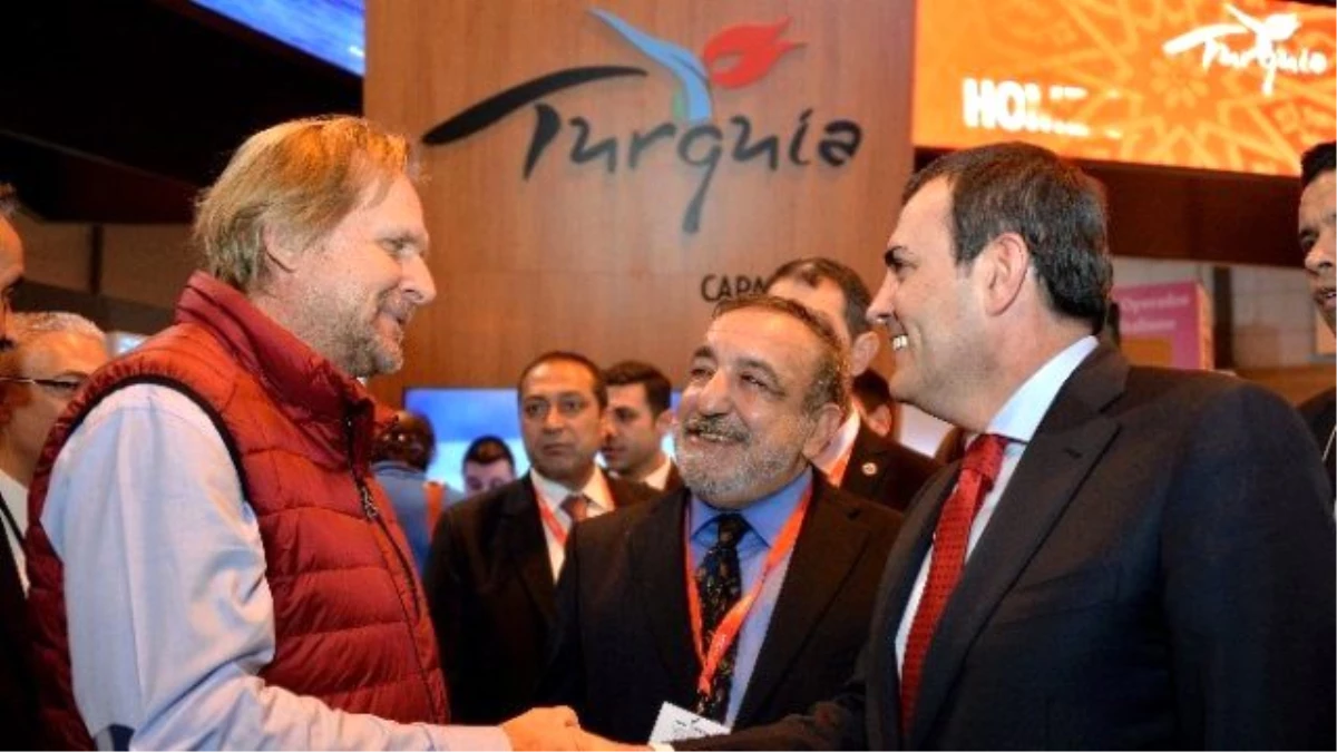 Bakan Ünal Madrid\'deki Fitur Fuarında Stantları Ziyaret Etti