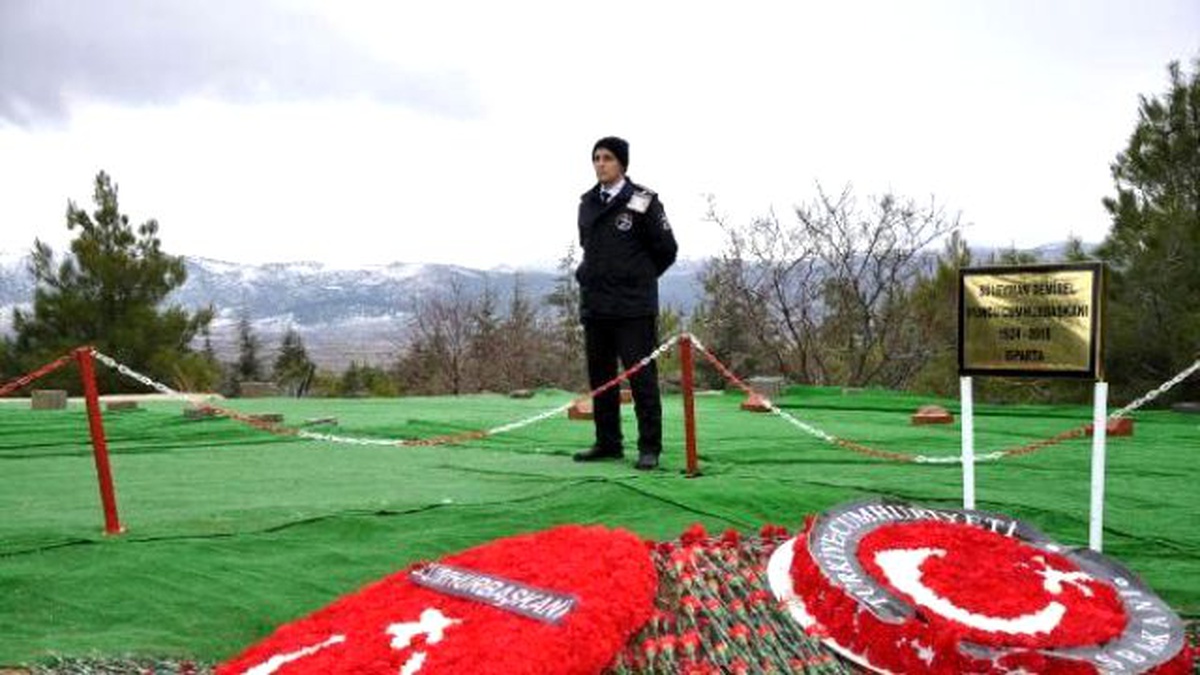 Demirel\'in Anıt Mezarında Özel Güvenlik Göreve Başladı