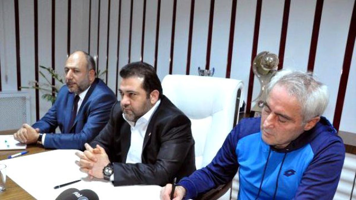 Elazığspor\'da Teknik Direktör Coşkun Demirbakan İmzaladı