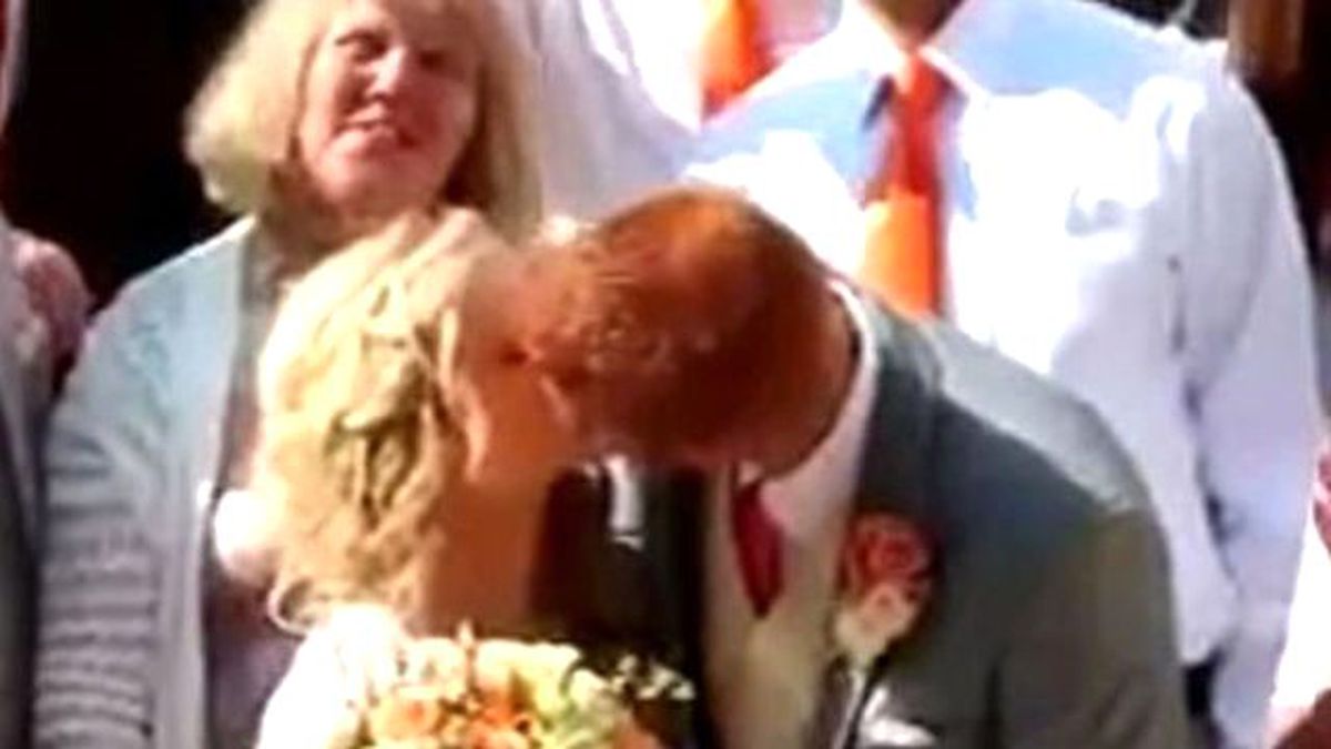 Gelin, Kendi Düğününde Herkesin İçinde Bayıldı!