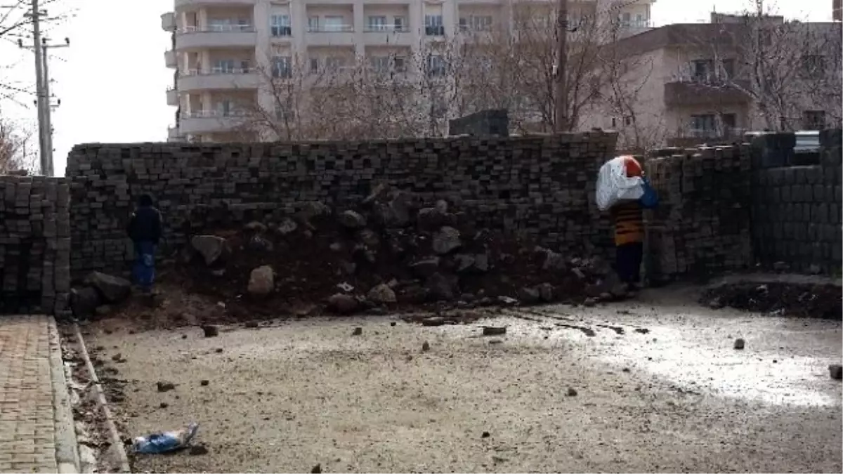 Silopi ve Cizre'den Sonra İdil'de de Göç Başladı