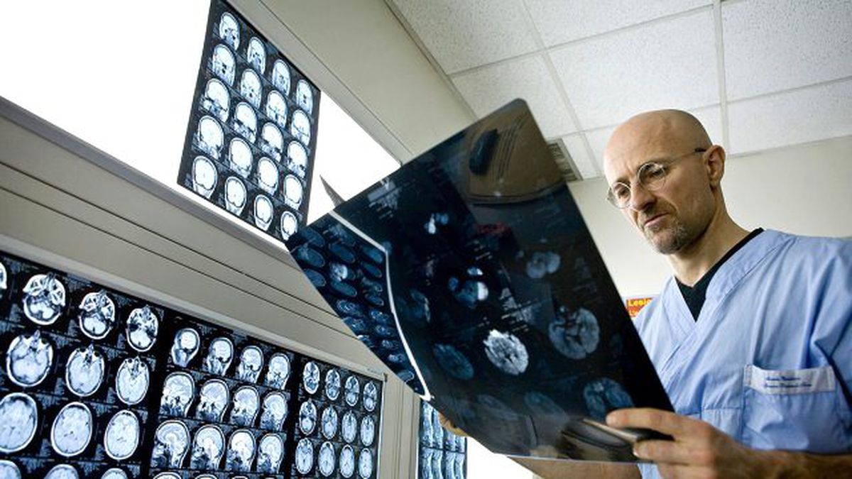 İtalyan Cerrah Kafa Nakli Yapmaya Hazır