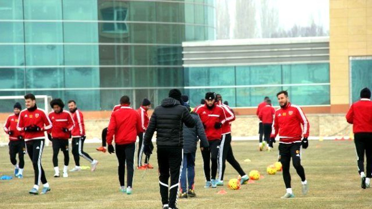 Kayserispor Konya\'dan Puanla Dönmek İstiyor