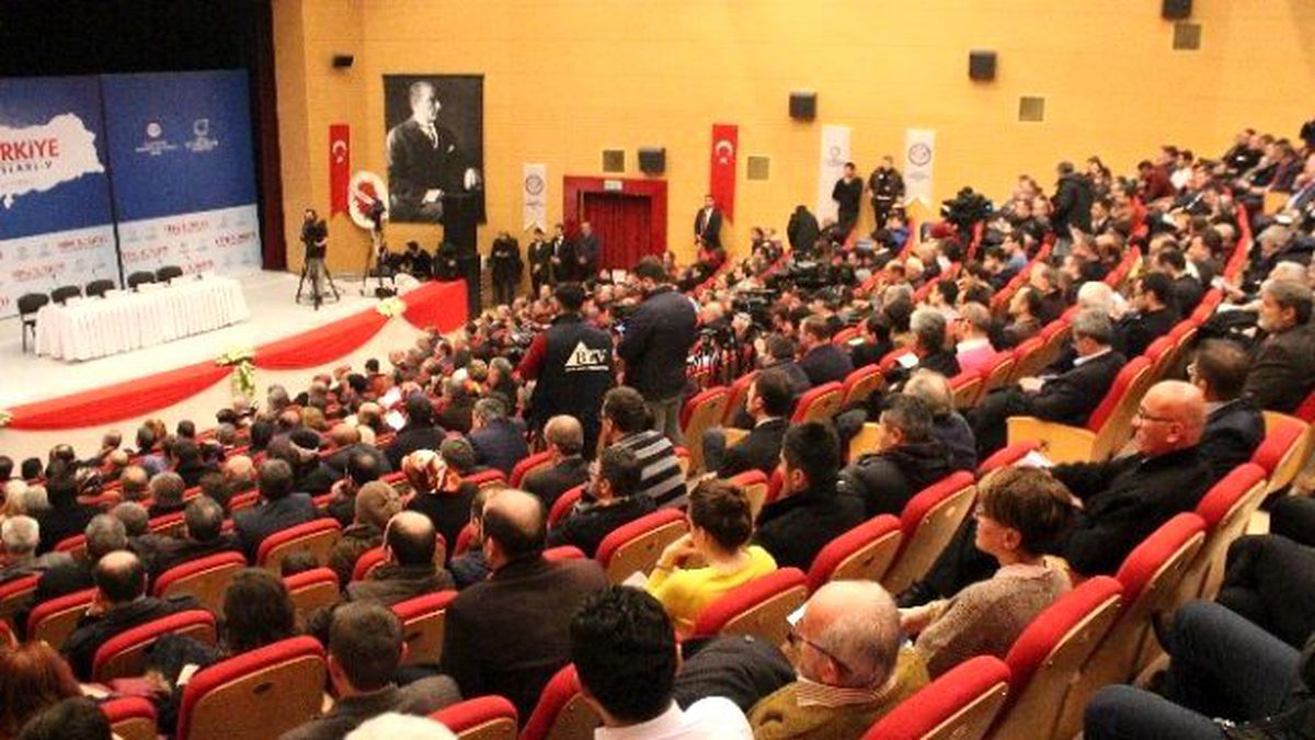 Kurtulmuş: 'İki Komşu Ülke Arasında İlişkiler Düzelecektir'