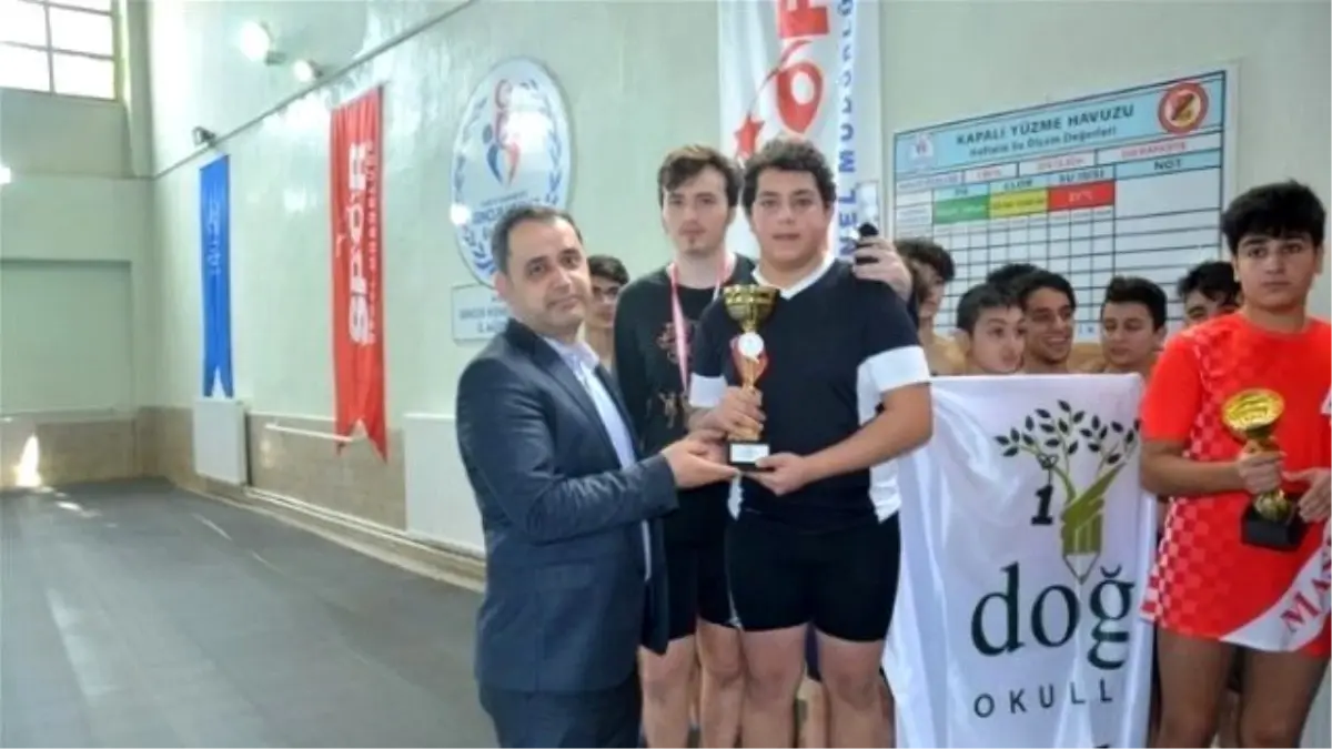 Okullar Arası Gençler Yüzme Müsabakaları Sona Erdi