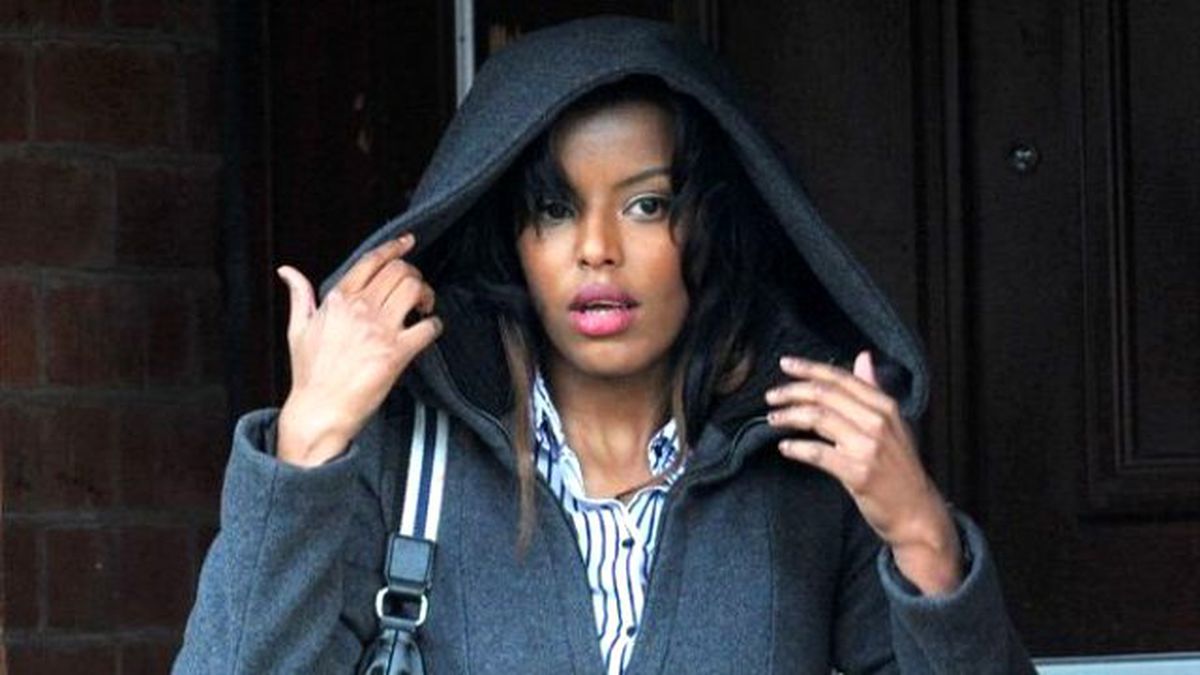 Öfkeli Kız, Ayakkabısının Topuğunu Genç Adamın Gözüne Sapladı