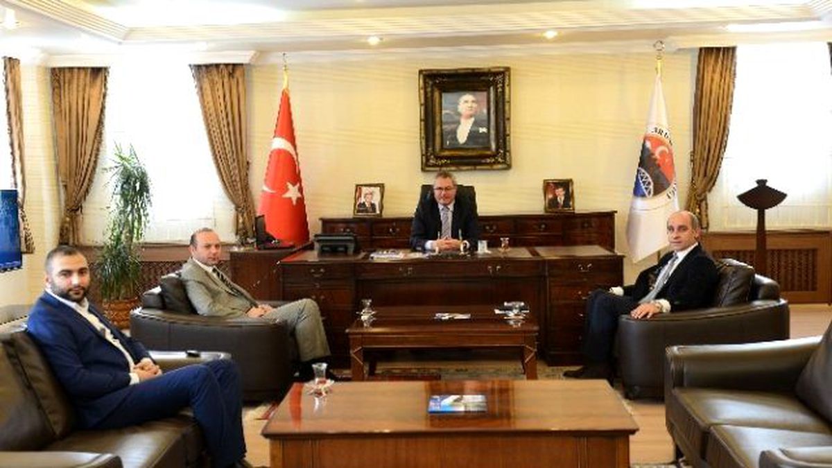 Vali Deniz, Serhat Ardahan Spor\'un Yeni Başkanı Özer Kutlu Ünal\'ı Kabul Etti