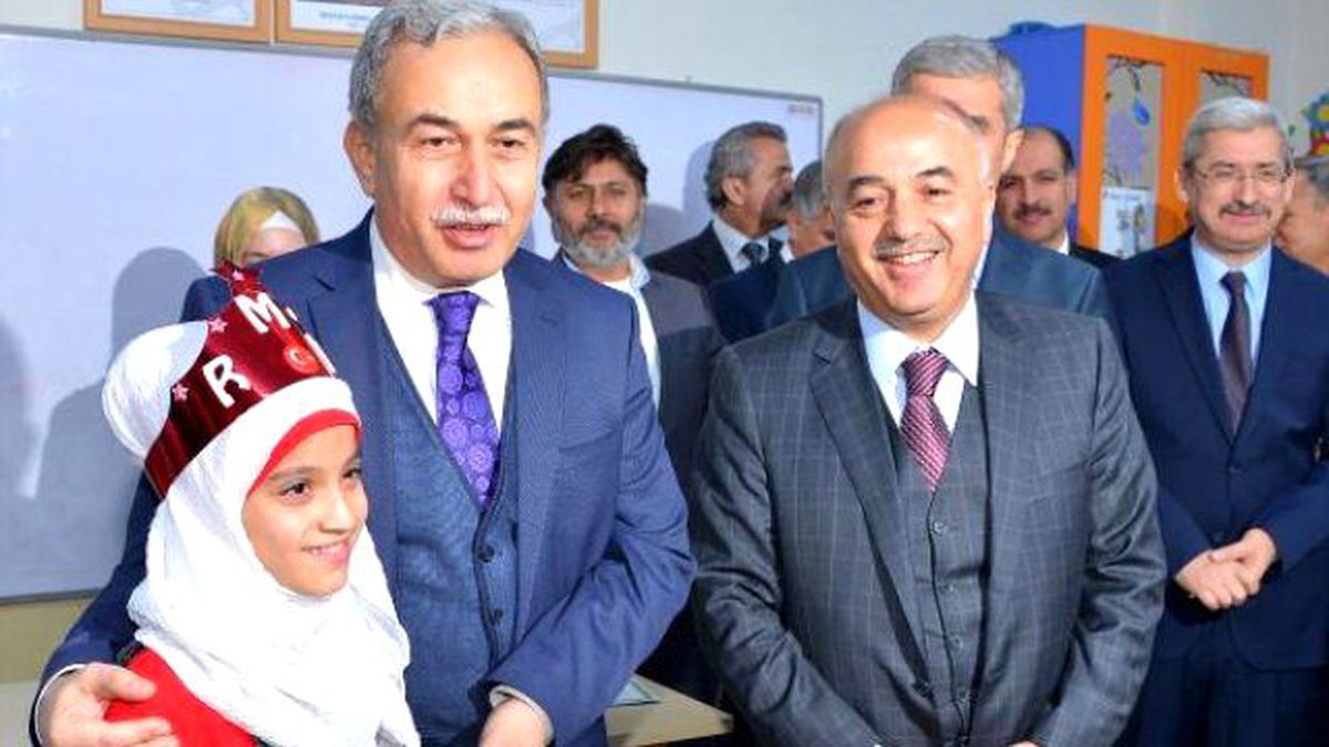 Adana\'da Suriyeliler Karne Aldı