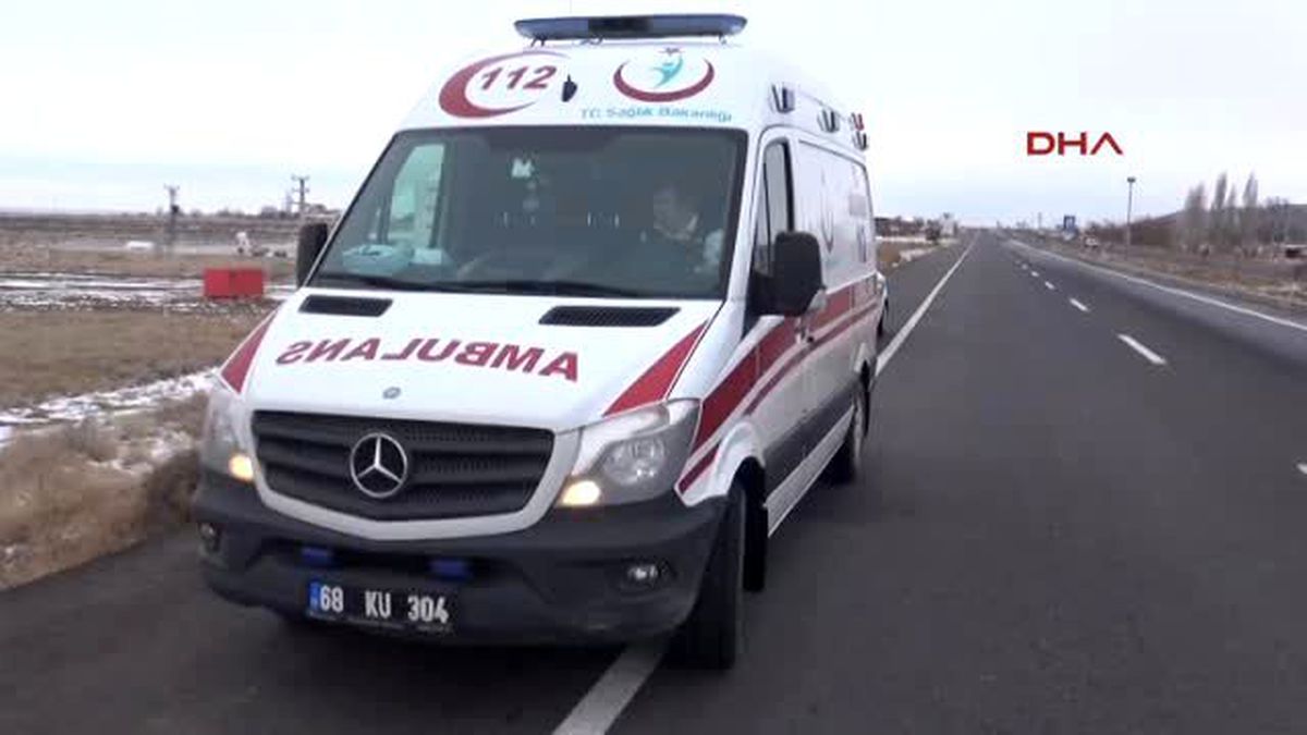 Aksaray Kamyonu Şarampole Devrildi, Burnu Bile Kanamadı