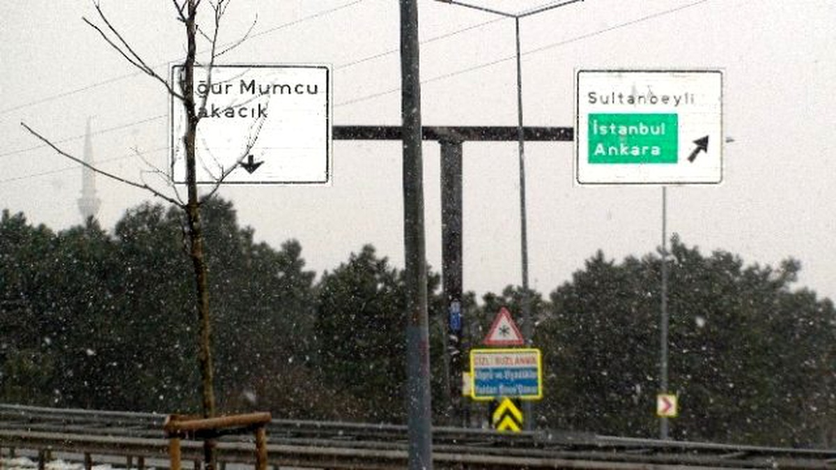 Anadolu Yakasında Kar Yağışı Etkili Oluyor