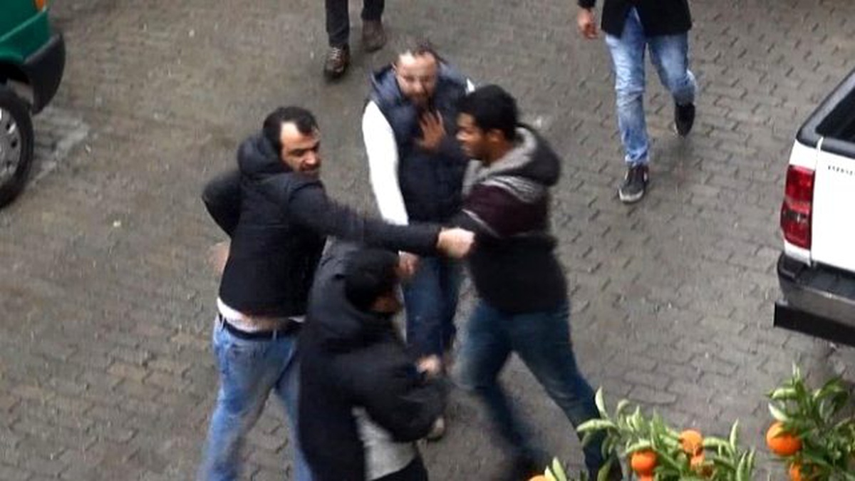Aydın\'daki Yol Kavgasında Yumruklar Konuştu