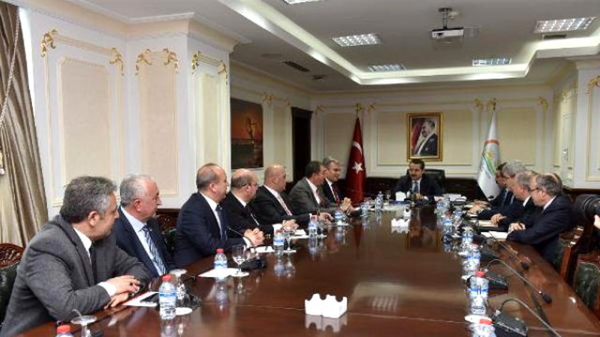 Bakan Çelik, Tohumculuk Sektörü Temsilcileriyle Görüştü