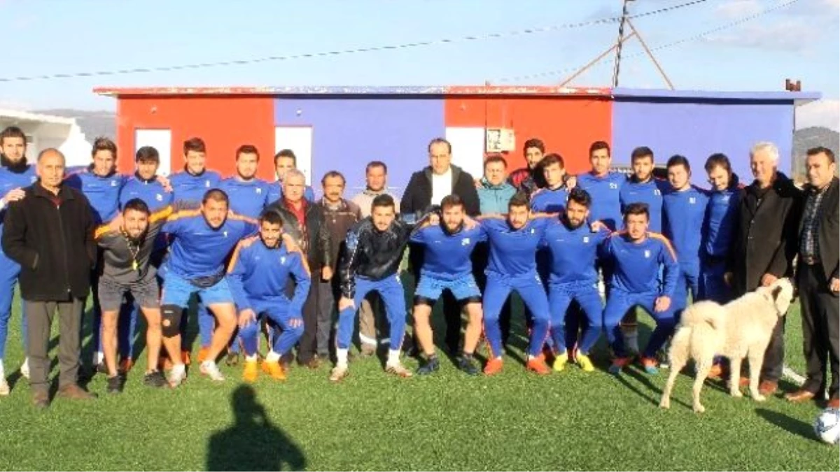 Başkan Ozan\'dan Karpuzlu Belediyespor\'a Moral Ziyareti