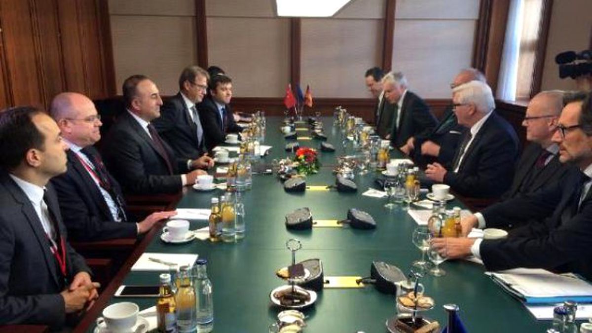 Çavuşoğlu, Alman Mevkidaşı Steinmeier\'la Görüştü