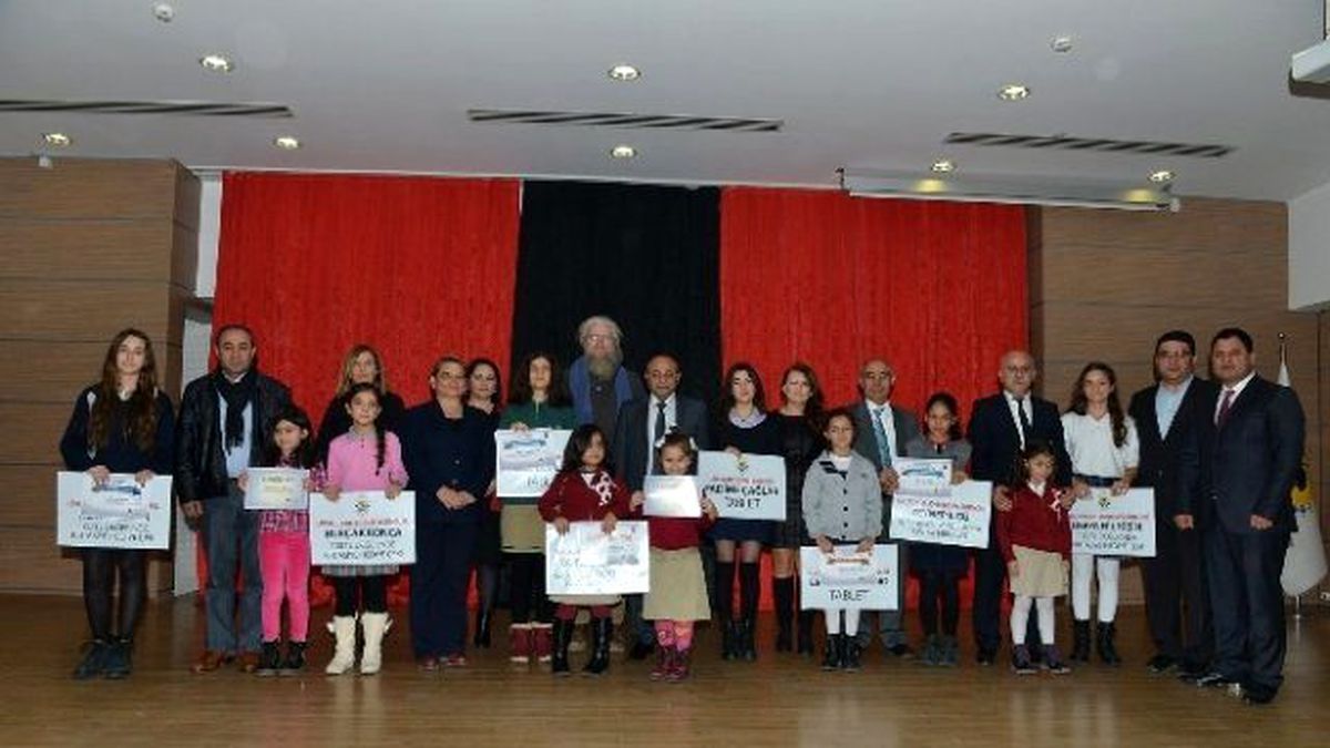 Çevreci Minikler Ödüllerini Aldı
