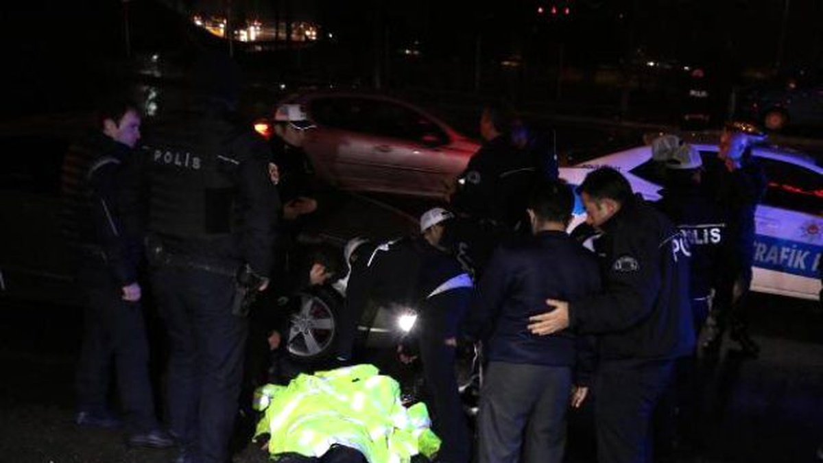 Cumhurbaşkanı\'nın Güzergahında Görevli Trafik Polisine Otomobil Çarptı