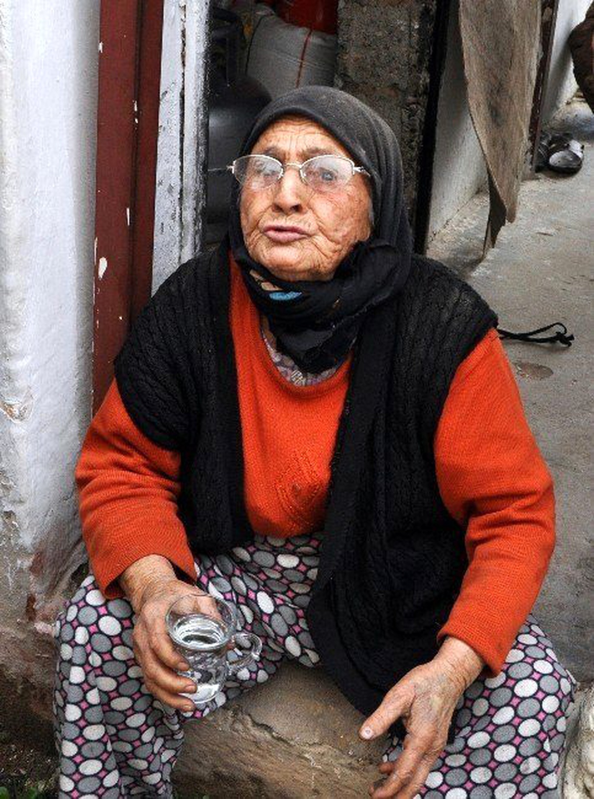 Evlerinin Yanışını Çaresizlik İçinde İzlediler