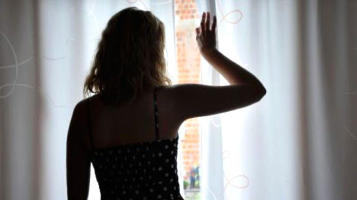 Evli Kadının Fotoğraflarını Çalıp, Hayat Kadını Olarak Tanıttılar