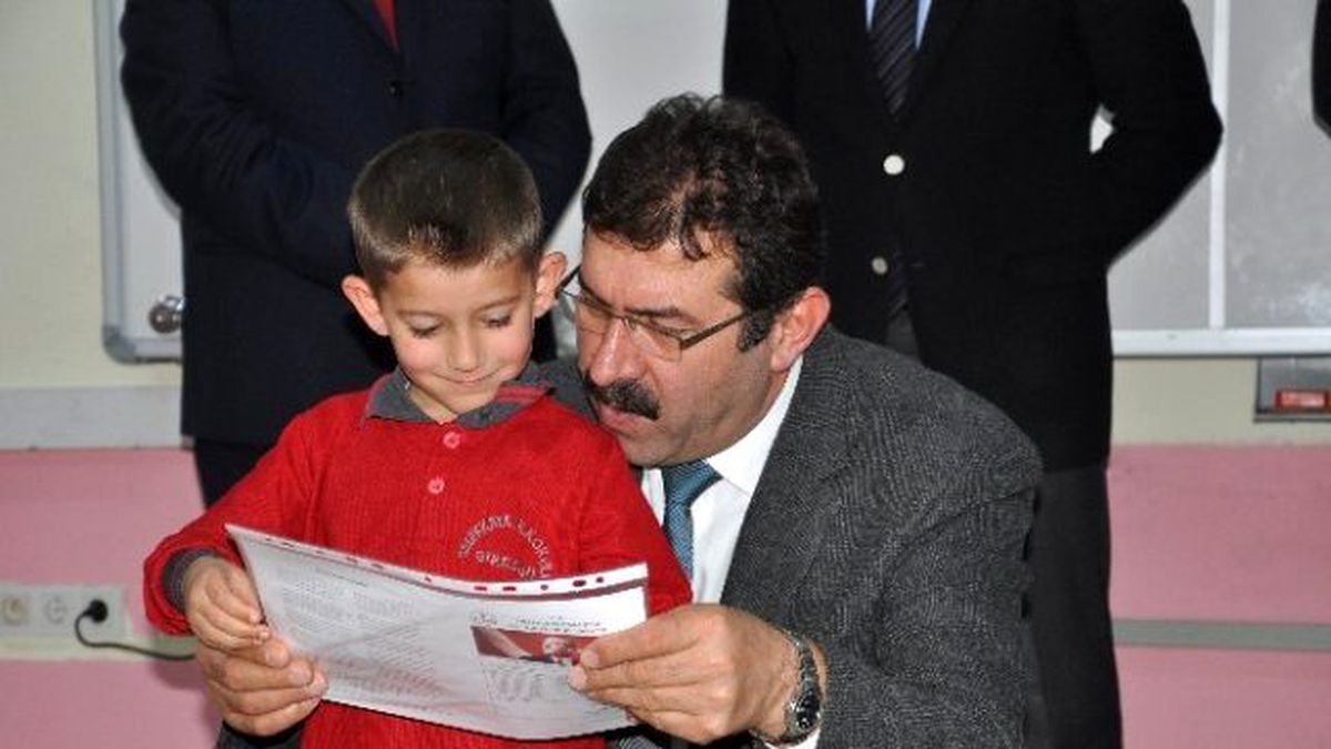 Giresun\'da Yaklaşık 79 Bin Öğrenci Karne Alarak Yarı Yıl Tatiline Girdi