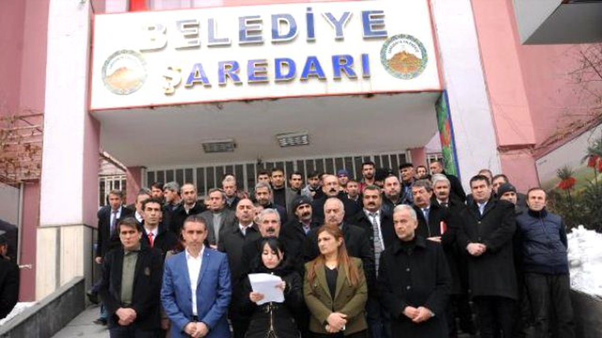 Hakkari Belediyesi: Vilayet Merkezini Taşıma Cezalandırmadır