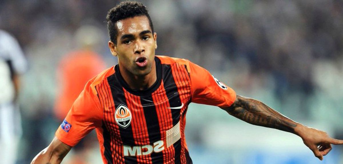 İngiltere\'de Alex Teixeira Savaşı