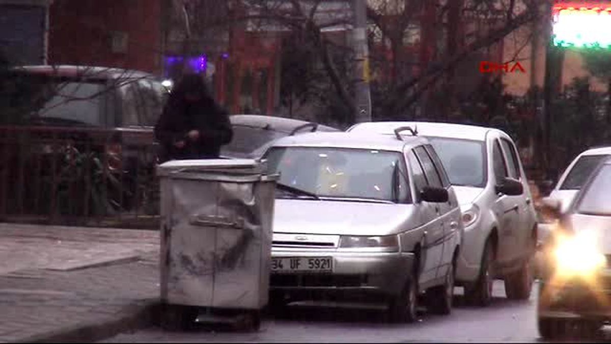 İstanbul\'da Kar Yağışı Etkili Oluyor 4-