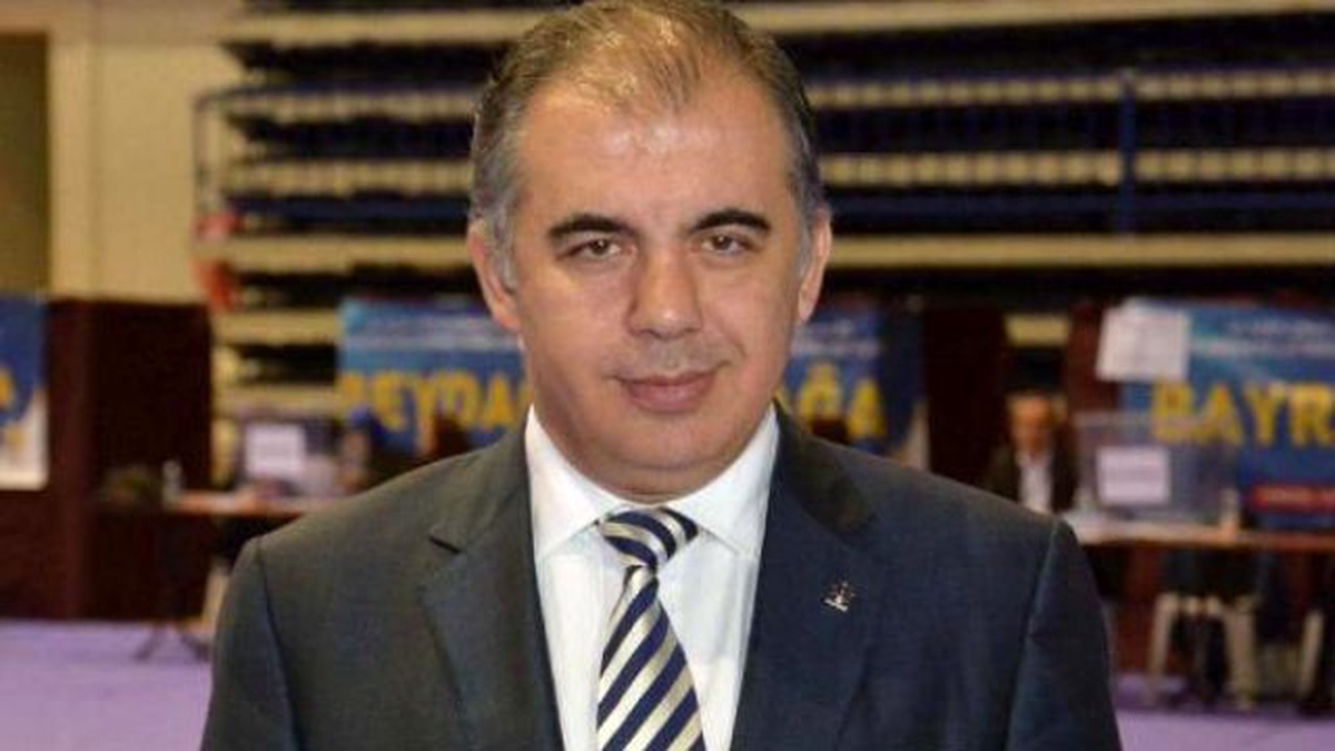 İzmir AK Parti\'de Her Üyeye Bir Fidan