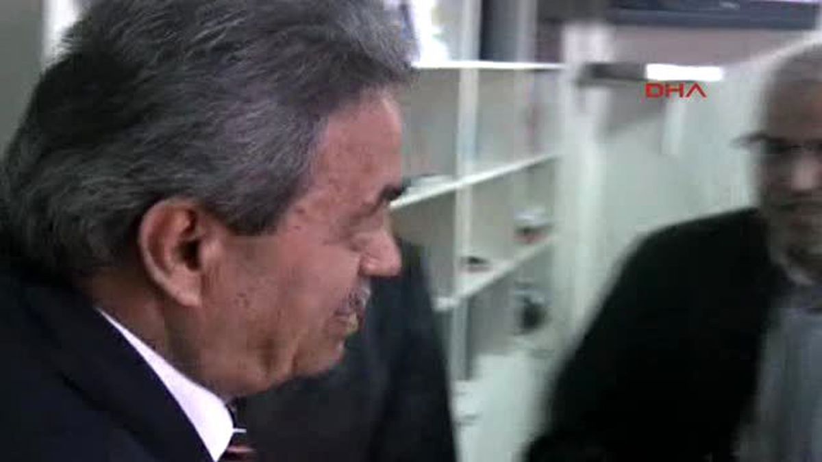 Kamer Genç Vefat Etti Arşiv