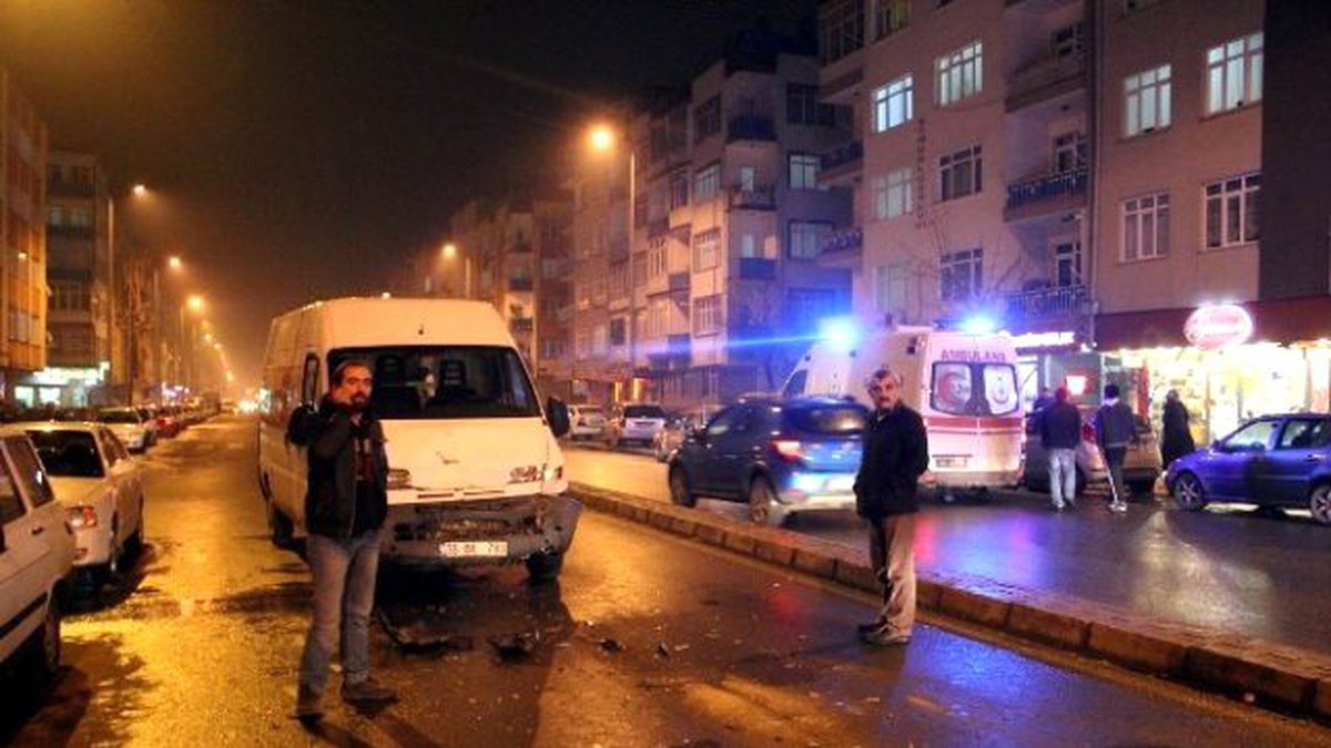 Kayseri\'de Zincirleme Kaza: 1 Yaralı