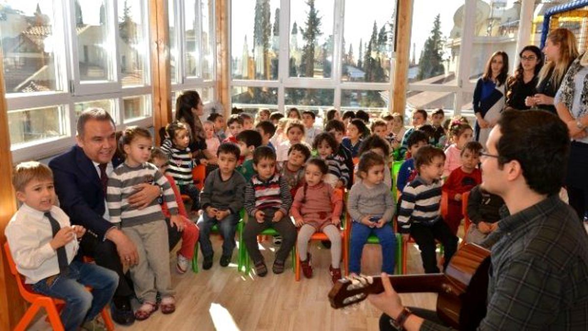 Konyaaltı Belediyesi Kreşi\'nde Karne Sevinci