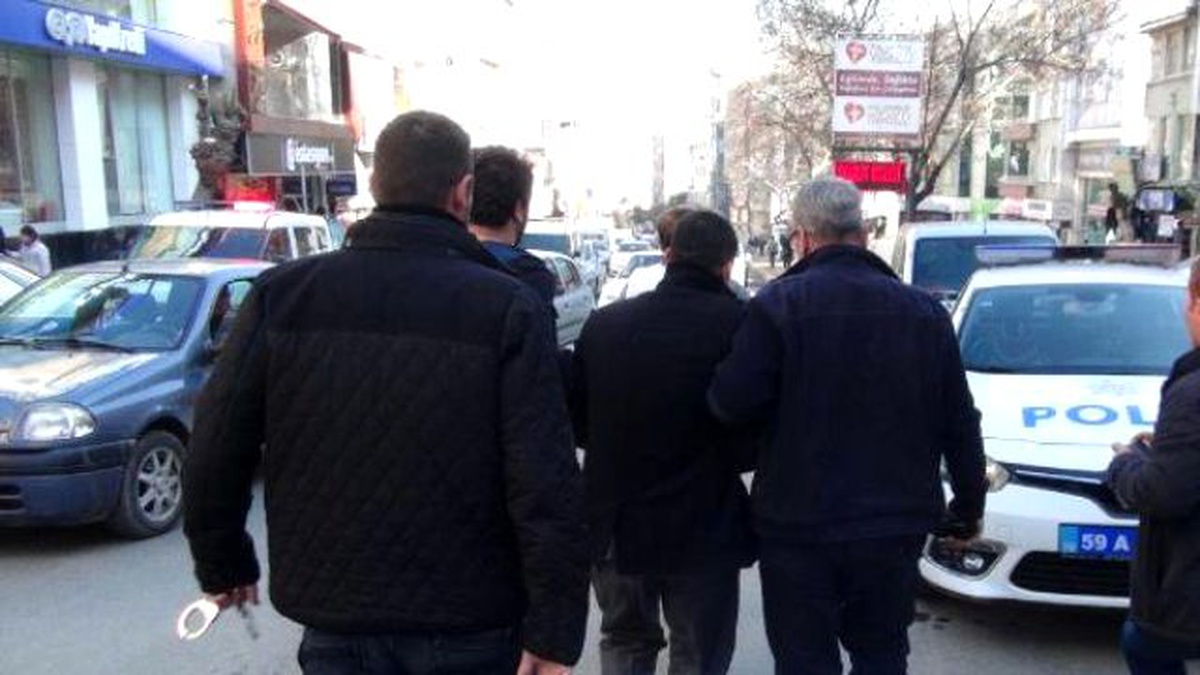 Kredisi Onaylanmayınca, Bankacıya Silah Çekti