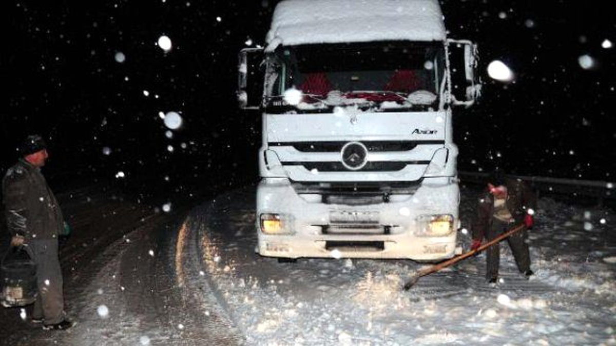 Tokat-Sivas Karayolunda Ulaşım Güçlükle Sağlanıyor