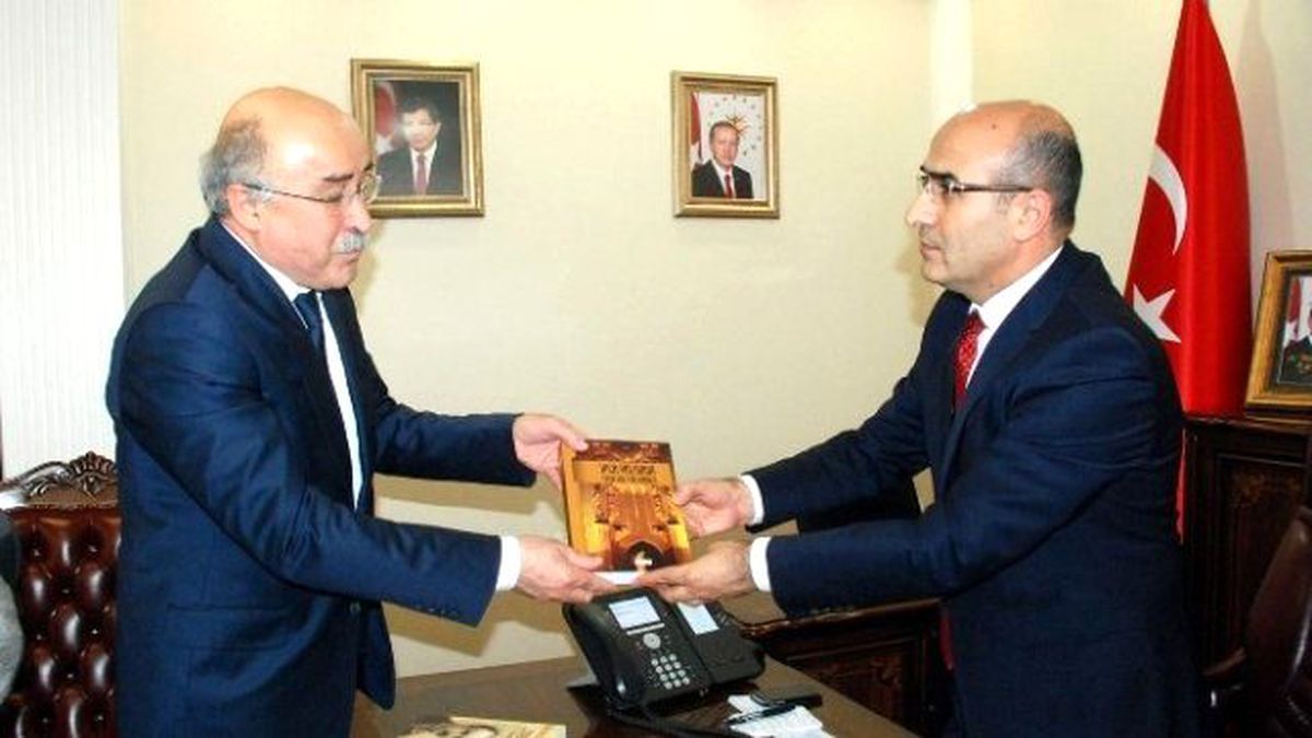 Türk Ocakları Genel Başkanı Öz\'den, Vali Demirtaş\'a Ziyaret