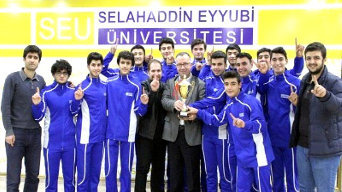 Yıldızlar\'ın Şampiyonluk Kupası Üniversitede
