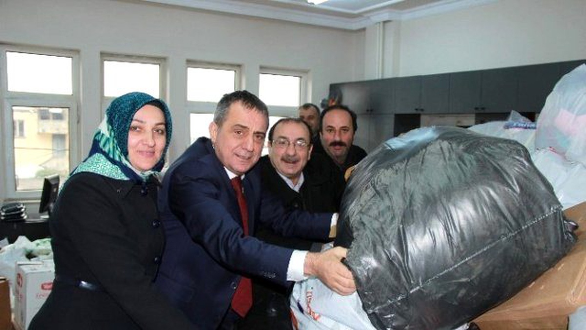 Yomra\'dan Bayır Bucak Türkmenleri\'ne Yardım