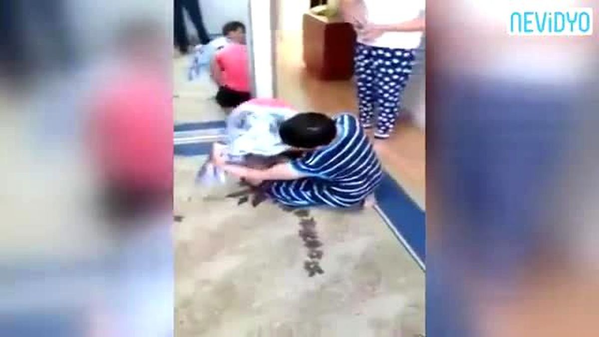 Akıl Almaz Görüntüler... Kaçırdıkları Genç Kızı...